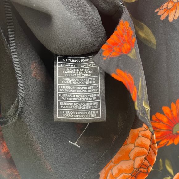 CUPCAKES & CASHMERE Tank Size Extra Small Floral Button Black Office Work - Picture 12 of 15